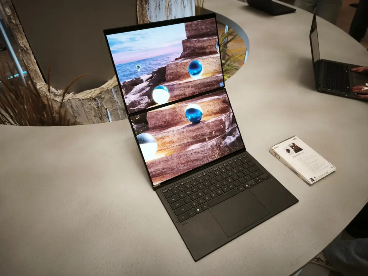 ASUS Zenbook DUO (UX8407AA), Laptop Dual Screen AI Dengan Segudang Keunggulan Intip Harganya